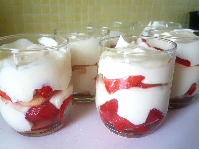 Cliquez pour zoomer ! Délices fraises et chocolat blanc Thermomix par LaReine