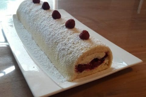 Cliquez pour zoomer ! Bûche de Noël framboises et chocolat blanc Thermomix par VS56