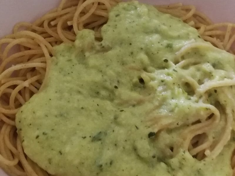 Cliquez pour zoomer ! Farfalle à la crème de courgettes Thermomix par AmelFA