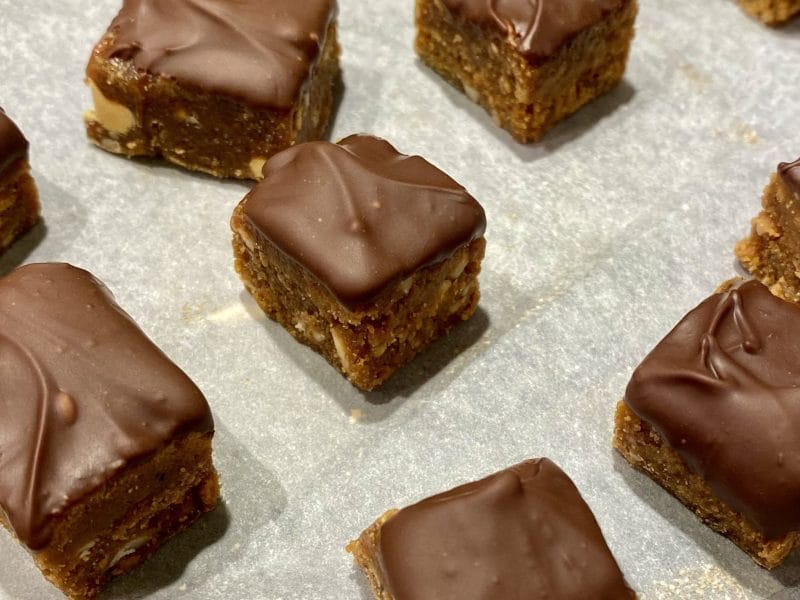 Cliquez pour zoomer ! Caramels aux cacahuètes enrobés de chocolat Thermomix par Daishi