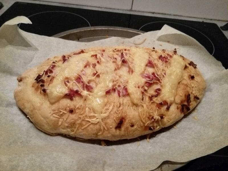 Cliquez pour zoomer ! Fougasse chèvre et lardons Thermomix par Frednjeussie