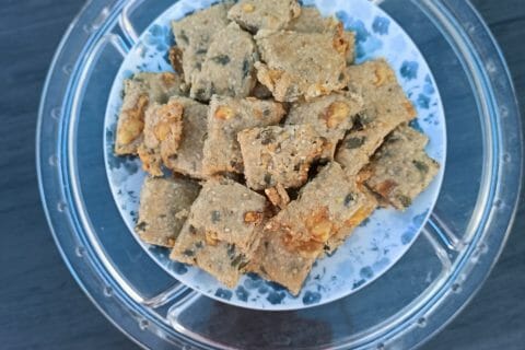 Cliquez pour zoomer ! Crackers salés à l’emmental et aux graines Thermomix par moumy76