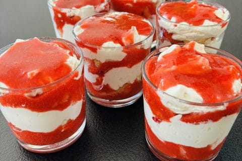 Cliquez pour zoomer ! Tiramisu aux fraises en verrines Thermomix par Sylvie
