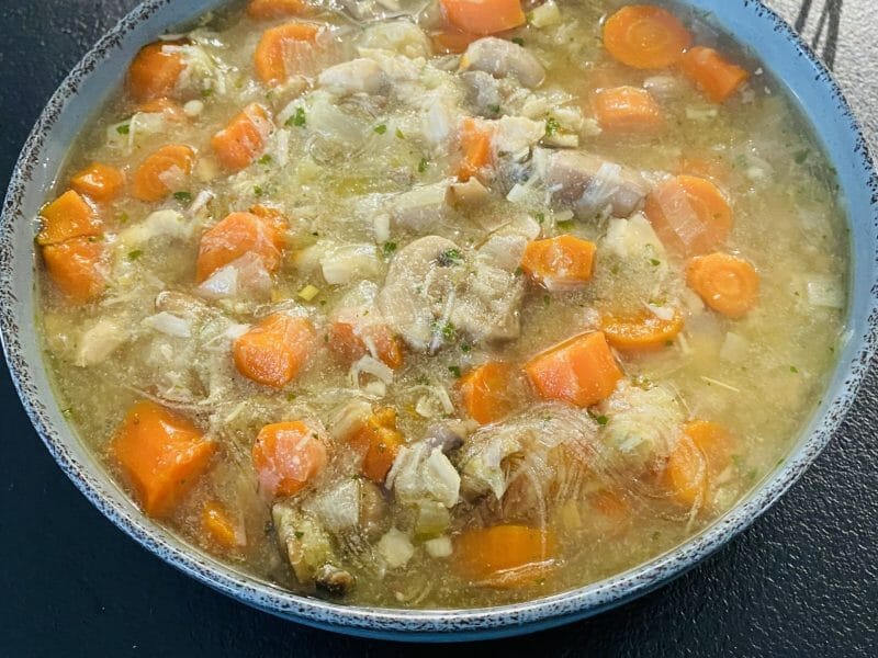 Cliquez pour zoomer ! Bouillon Chinois, poulet et poireaux Thermomix par Sylvie