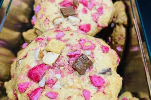 Cliquez pour zoomer ! Cookies aux éclats de pralines roses et pépites de chocolat Thermomix par Sylvie