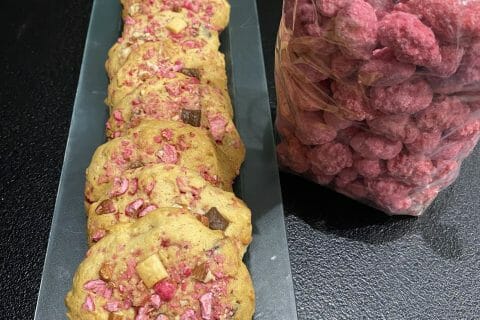 Cliquez pour zoomer ! Cookies aux éclats de pralines roses et pépites de chocolat Thermomix par Sylvie