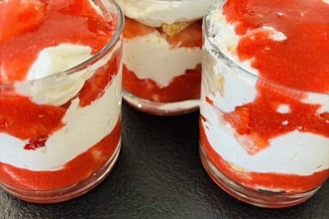 Cliquez pour zoomer ! Tiramisu aux fraises en verrines Thermomix par Sylvie