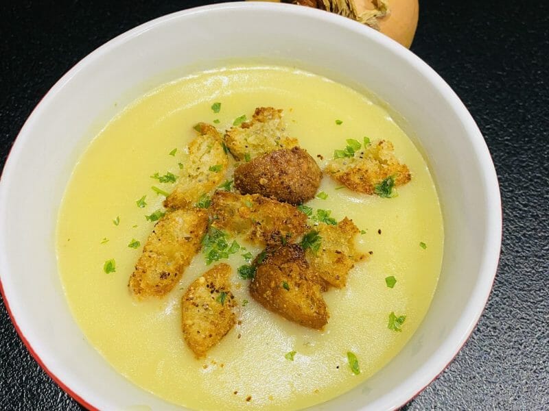 Cliquez pour zoomer ! Velouté à l’oignon et aux pommes de terre Thermomix par Sylvie