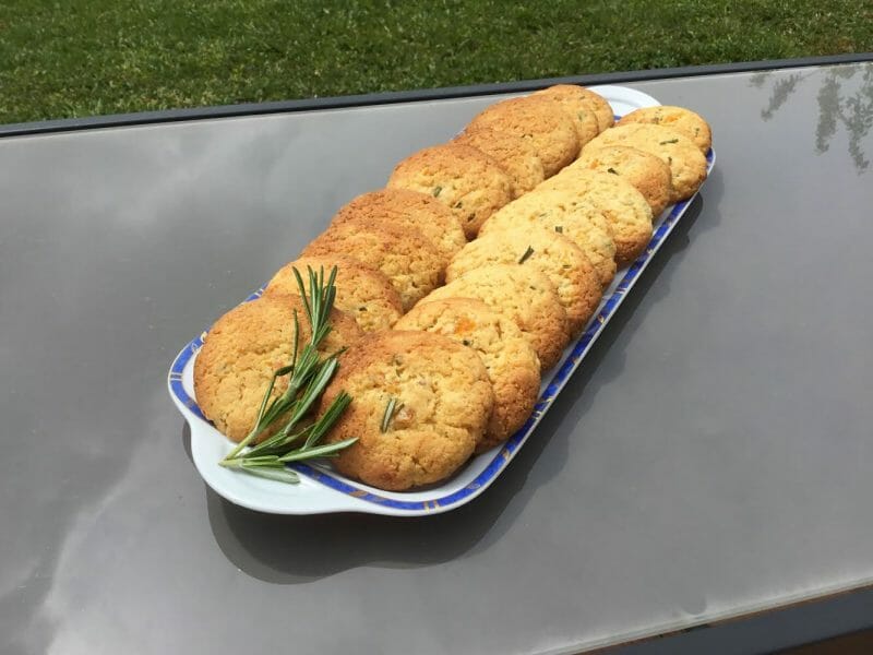 Cliquez pour zoomer ! Cookies romarin et abricots Thermomix par Sylvie