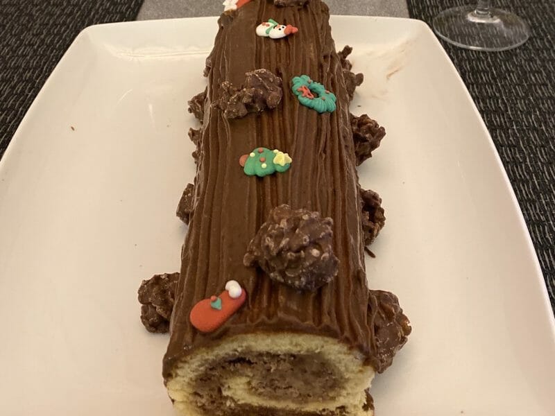 Cliquez pour zoomer ! Bûche Ferrero Rocher Thermomix par Manon83400