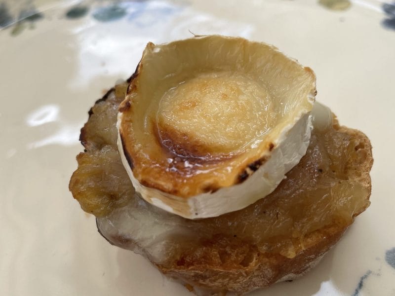 Cliquez pour zoomer ! Tartines échalotes et poires au chèvre Thermomix par fonf