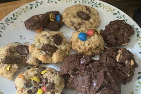 Cliquez pour zoomer ! Cookies aux 3 chocolats et noisettes Thermomix par Davina974