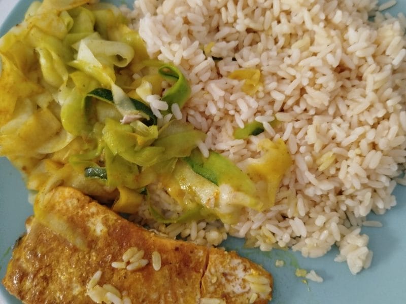 Cliquez pour zoomer ! Saumon sauce curry et tagliatelles de légumes Thermomix par baboulinette