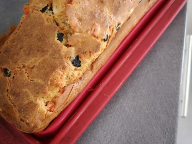 Cliquez pour zoomer ! Cake aux poivrons, fêta et olives Thermomix par JennyBatmom