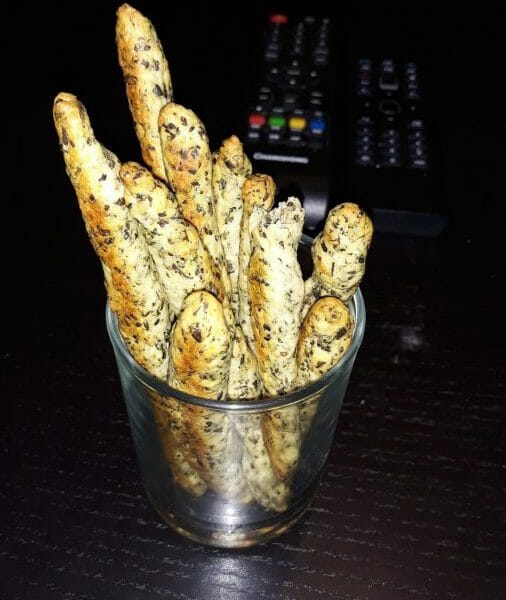 Cliquez pour zoomer ! Gressins parmesan basilic Thermomix par Dony83