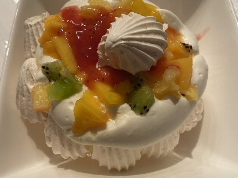 Cliquez pour zoomer ! Mini pavlova aux fraises Thermomix par fabylix