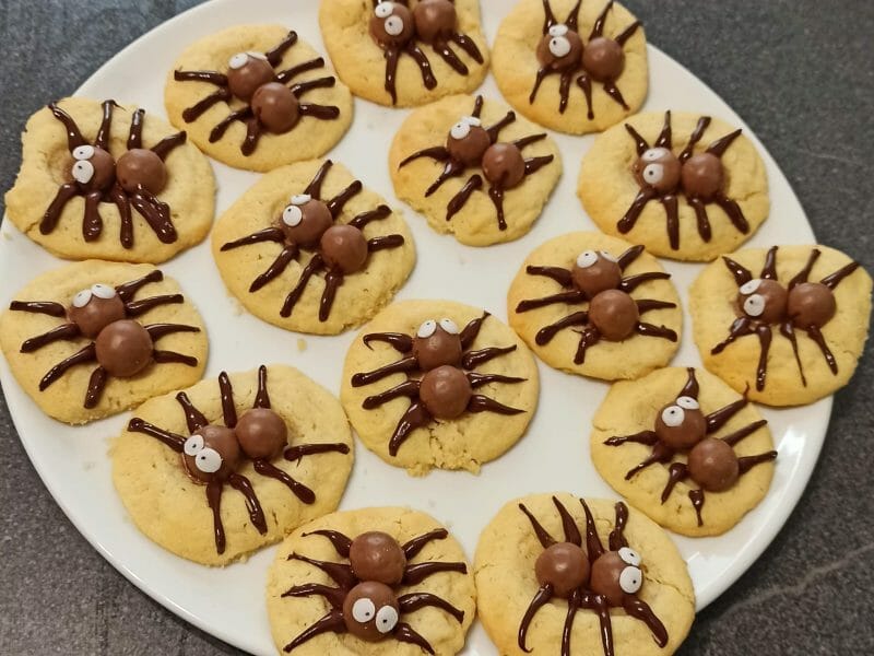 Cliquez pour zoomer ! Spider cookies – cookies araignées Thermomix par JessNaoEden