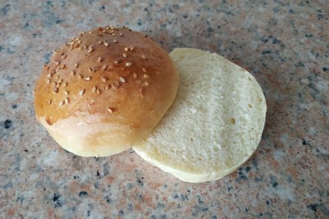 Cliquez pour zoomer ! Pains hamburger Thermomix par AudreyGC