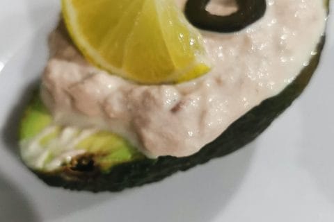 Cliquez pour zoomer ! Avocats aux rillettes de thon au basilic Thermomix par Laeti👩🍳