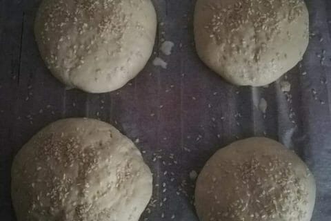 Cliquez pour zoomer ! Pains hamburger Thermomix par Stephanie0407