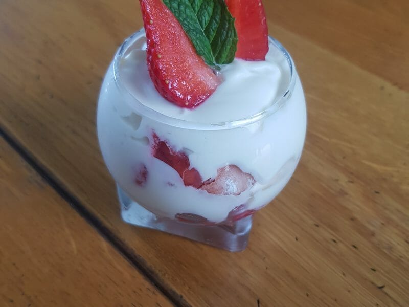 Cliquez pour zoomer ! Délices fraises et chocolat blanc Thermomix par Mariar