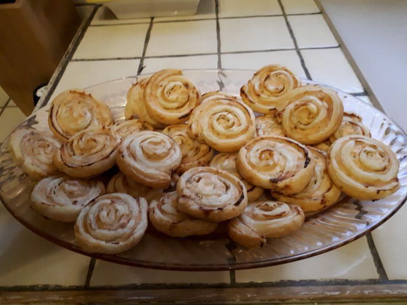 Cliquez pour zoomer ! Roulés feuilletés au saumon Thermomix par isaboss17