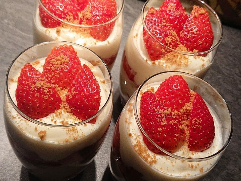 Cliquez pour zoomer ! Délices fraises et chocolat blanc Thermomix par Ji Nawak