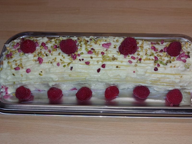 Cliquez pour zoomer ! Bûche de Noël framboises et chocolat blanc Thermomix par Dorotix82