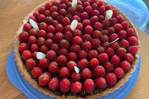 Cliquez pour zoomer ! Tartelettes framboises sur crème d’amande et pistache Thermomix par solauju