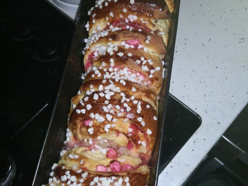 Cliquez pour zoomer ! Brioche aux pralines roses Thermomix par zayane