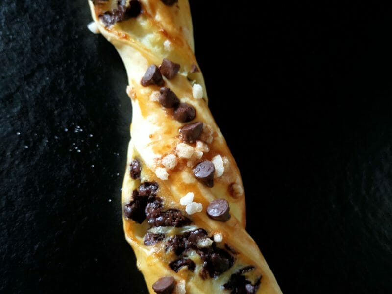 Cliquez pour zoomer ! Torsades crème pâtissière et pépites de chocolat Thermomix par Ju