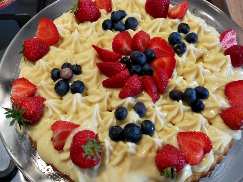 Cliquez pour zoomer ! Tarte renversée aux fruits rouges et citron vert Thermomix par Ju