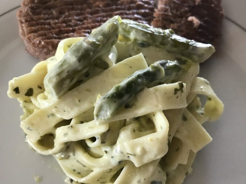 Cliquez pour zoomer ! Tagliatelles aux asperges vertes Thermomix par valou31150