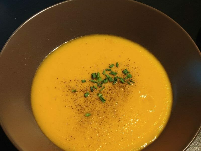 Cliquez pour zoomer ! Velouté carottes et pommes, au lait de coco Thermomix par Analoo