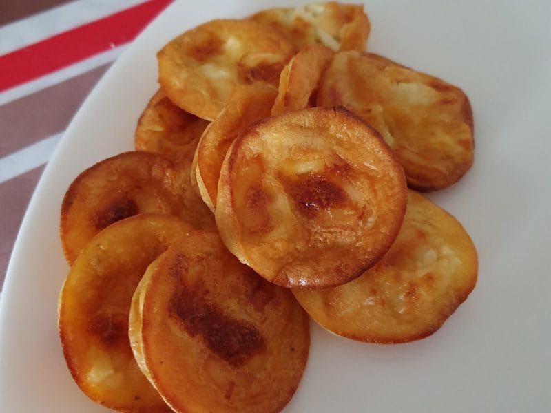 Cliquez pour zoomer ! Mini cannelés chèvre miel Thermomix par Akkabene