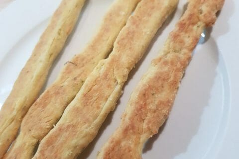 Cliquez pour zoomer ! Gressins parmesan basilic Thermomix par Elho