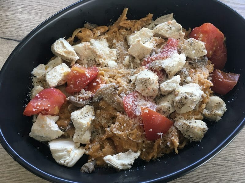 Cliquez pour zoomer ! Pennes au poulet, tomates et champignons Thermomix par Corinne63@