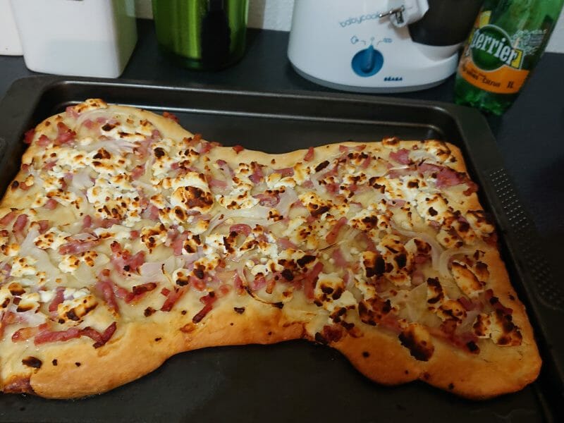 Cliquez pour zoomer ! Fougasse chèvre et lardons Thermomix par Pret
