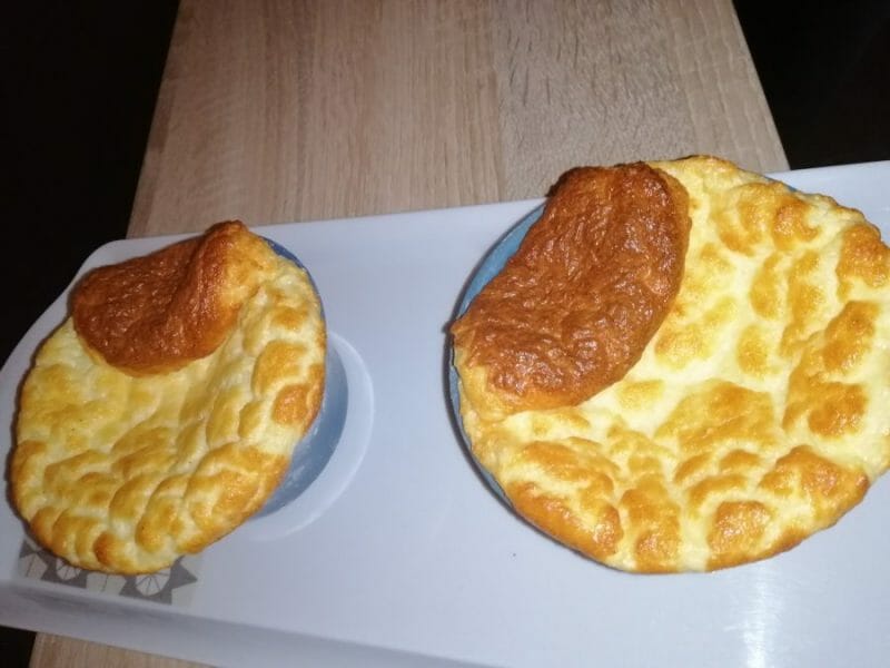 Cliquez pour zoomer ! Soufflé au camembert et calvados Thermomix par louloo