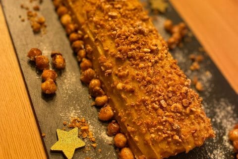 Cliquez pour zoomer ! Bûche pralinée aux éclats de noisettes caramélisés Thermomix par nad-