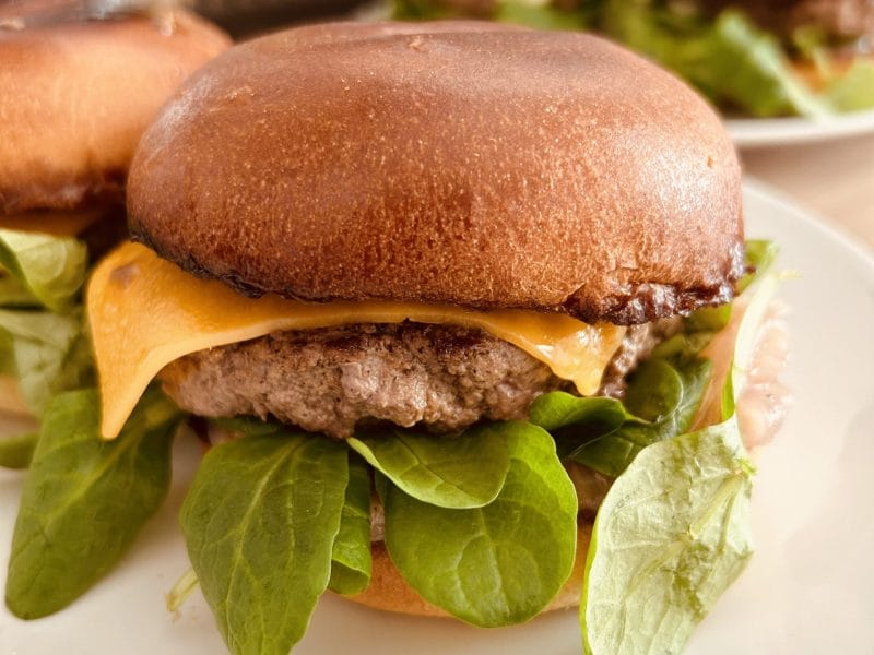 Cliquez pour zoomer ! Burger de boeuf aux olives et oignons caramélisés Thermomix par Mcgb