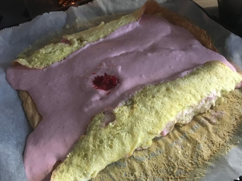 Cliquez pour zoomer ! Fraisier roulé Thermomix par MargotDlst