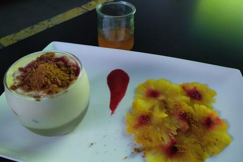 Cliquez pour zoomer ! Tiramisu à l’ananas et son coulis de framboises Thermomix par lapoule01