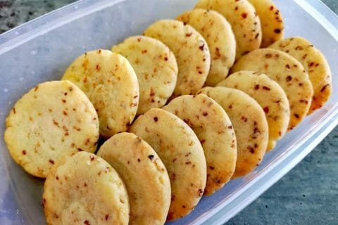 Biscuits Aperitif Creme Et Oignon Au Thermomix Cookomix