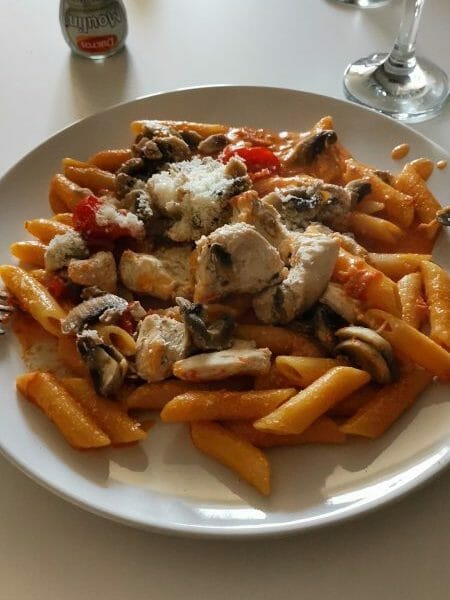 Cliquez pour zoomer ! Pennes au poulet, tomates et champignons Thermomix par Lea@pierre