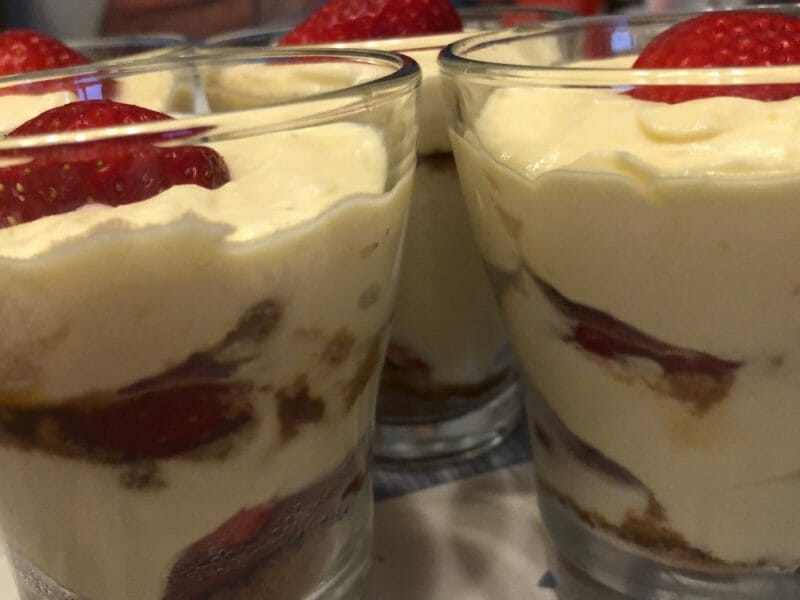 Cliquez pour zoomer ! Tiramisu aux framboises et spéculoos Thermomix par Thetrickseuse