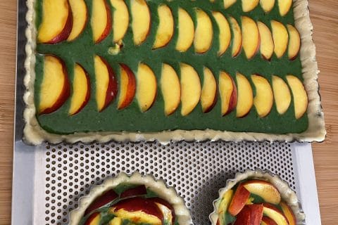 Cliquez pour zoomer ! Tarte aux pêches jaunes et pistache Thermomix par AnaYs