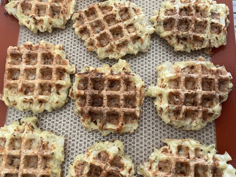 Cliquez pour zoomer ! Galettes de chou-fleur et sauce yaourt Thermomix par AnaYs