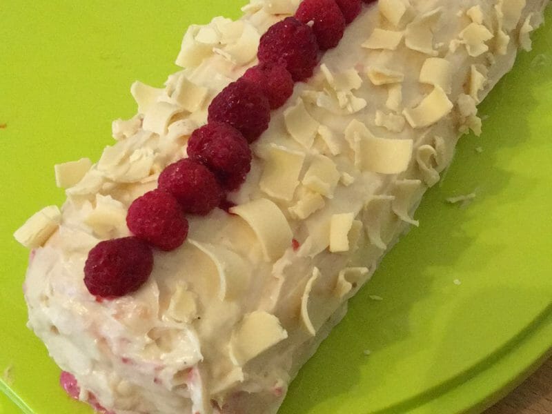 Cliquez pour zoomer ! Bûche de Noël framboises et chocolat blanc Thermomix par fanajess