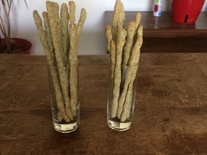 Cliquez pour zoomer ! Gressins parmesan basilic Thermomix par gigi72